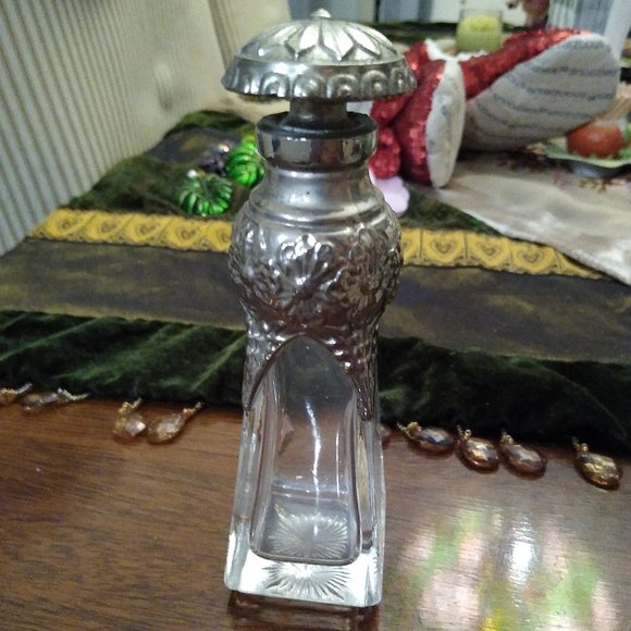 Vintage Other - Vintage Parfum Bottle